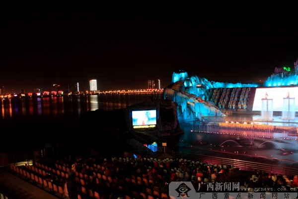 �����ݳ�����ɽ��ˮ�� �����ʬF�R�ʼtɫ�Ļ�