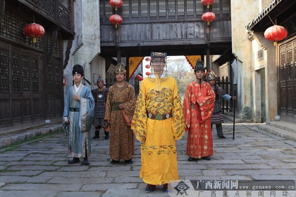 �R�ʇ��HӰ�ǣ�������H���^���c���e�ĉ�(m��ng)��֮��