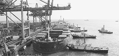 12��12��10�r(sh��)���S�����ոۖ|11#��λ�İ����R���F�Vʯ����������˹��̖(h��o)�����ж�����ո�؛�����������30017�f����ͬ�����L11.3%����ǰ������ɡ�ʮ���塱�¿�3�|�����a(ch��n)Ŀ��(bi��o)��