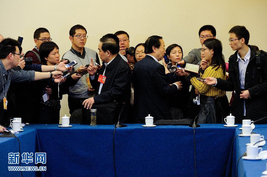 3��4�����ڱ����F����B��ӛ�߂���С�MӑՓ��ȫ�����f(xi��)ί�T�����У��ң��͗�P����ס���M�в��L�� ���A��ӛ�߄��𺣔z