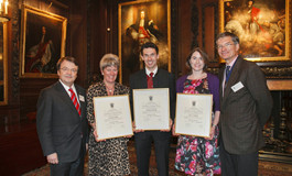 新加坡葡萄酒界雙姝爭(zhēng)艷之Annette Scarfe