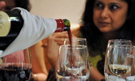 預(yù)防心臟病 適量飲紅酒