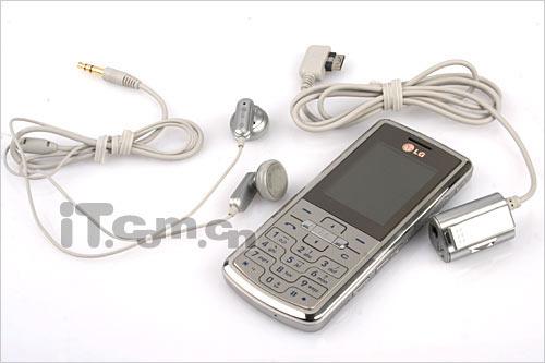 緊貼纖腰美臀夏日便攜輕薄時尚手機推薦(6)