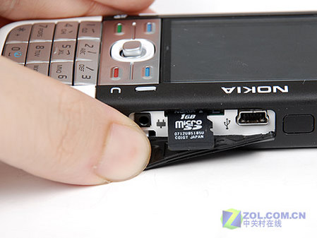 魄力不小諾基亞旋轉(zhuǎn)智能音樂5700評測(5)