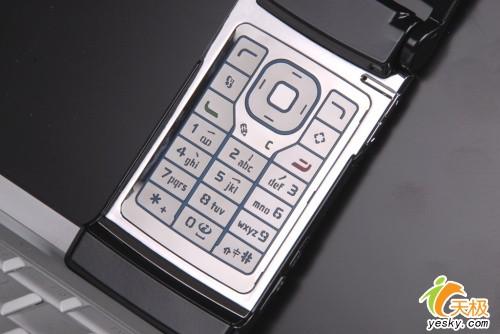 超薄時尚諾基亞鏡面翻蓋智能N76評測(3)