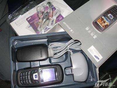 時尚外觀靚麗彩屏三星入門級直板僅399元