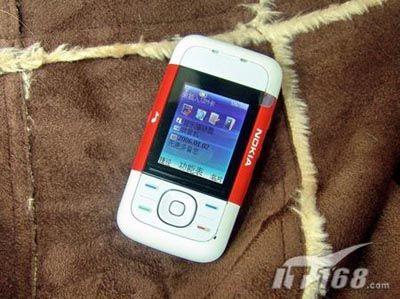 低端首選諾基亞滑蓋音樂(lè)5200僅1099元