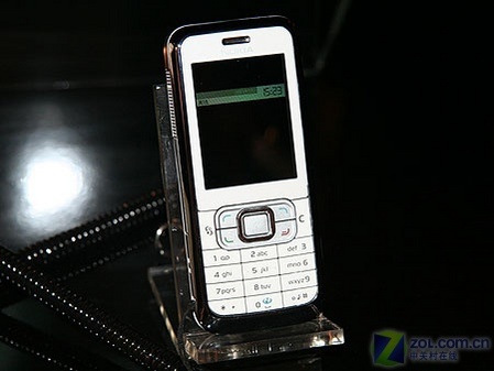 時尚潮流諾基亞九款新品手機(jī)圖賞(3)