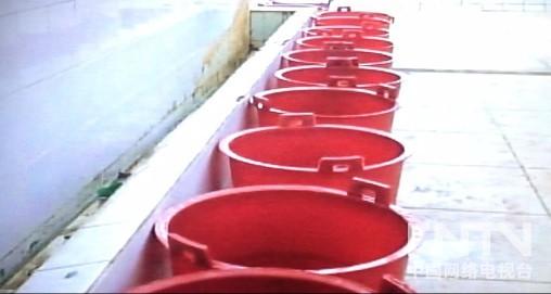 �½��h������С�WУ�Ď�����(n��i)ͻȻ�[�M�˼tɫ������Ͱ