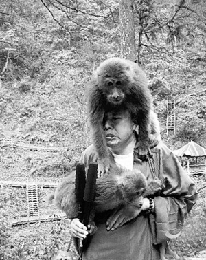 ���գ�һ���Ӆ������ڶ�üɽ�v����ҕ�l���t�W�j��ҕ�l���Ӆ������l�l�⵽�����}�_�����������f���ֵ��������_�~���W��Ц�Q�Ӆ����������������u�ȡ���