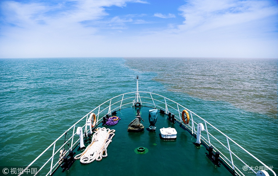 6��24��,��(d��ng)?sh��)ع���߅�����T�_չѲ���r(sh��)ӛ��µġ��S�{(l��n)���硱������