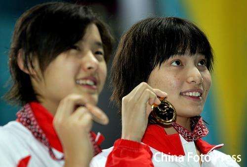 ���ʮ�����˕��ÜI�ۄ�(d��ng)�˸�����Ů��ѩ����(�D)