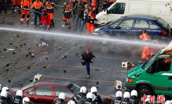 �����r11�f��ʾ���������l(f��)�}�y