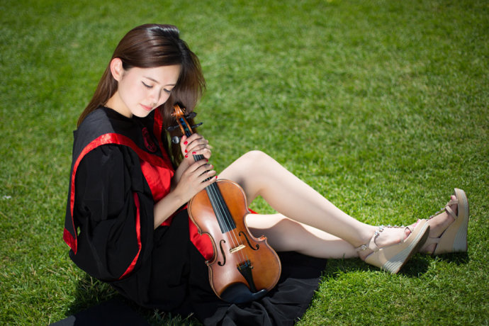 2011�����ڴ��\���_Ļʽ�ϵ�С����Ů�����Ї������Wˇ�g�WԺ2014�×����ȥ��W���߼t�ġ��˴�Ů�񡱿�������ֱϵ���ã�����һ�M���I���߼t�W�j��