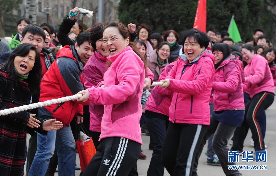 3��6�գ�Ů�̹�����ɽ�|�����cף�����ˡ����e�k�İκӱ�ِ��