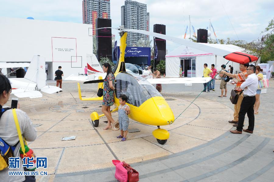 3��27�գ����^����չ����С��ֱ���Cǰ��Ӱ�����գ�2014����ʢ�ۡ��Ї���ͧ�����ՙC�����F���ʽչ���ں��������_Ļ�� ���A��l����һ�� �z��