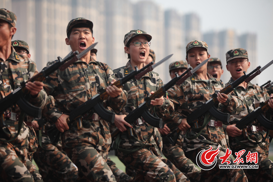 9��25�����磬ɽ�|��W2015������܊Ӗ醱���Y��ɽ�|��W����У�^�w�����e�С��󱊾Wӛ�� ���L�� �z