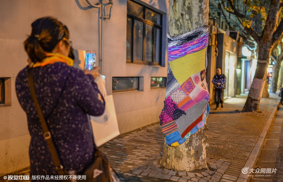 2015��11��24�գ��Ϻ���ħ�����܌�ӭ�����ʽ���أ��˂�������ȡ������ů��ʩ�����B�����·�ϲ�·�����Ď׿���ͩ��Ҳ��������ʿ����������ɫ���_����ë�£�·�^���������˸Ї@�����ȵġ��������������