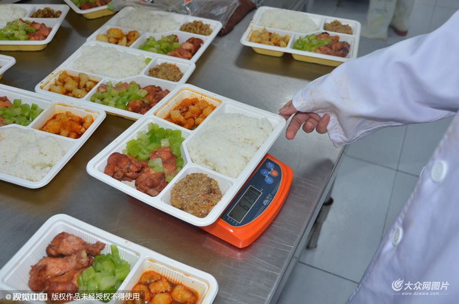 2015��12��25�գ��ɶ�����ͬ�ڴ��ӛ������܇�T�{�����S��һ�ײ˵ĺ��������ĵ����к������ȫ���yһ�˜ʣ���ԭ���M؛���ּӹ������ӹ��ͽ��ط�棬�������a���̺ܶ඼���əC����ɣ�ÿ������������_���ˡ�