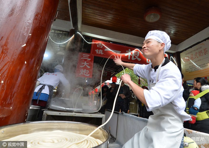 2��22�գ��ɶ���30�q���ﲨ��һ����ɽС������S��Ϫ���ѽ�(j��ng)һ��ࡣ������̎���ξ��^(q��)����ɫС��һ����ĸ���Ҳ�ǳ���(qi��ng)�ҡ���������Q��������������d�l(f��)�]һ�������赸���]��һ���ͻ��ˡ�