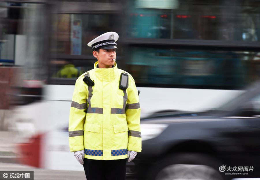 ���գ�ɽ�|ʡ�uƽ�h�����ֽ������һ��꠵Ľ����O���ɞ�W�t���˂������ۍ����I��������صľ��񼊼�������Ȧ�cٝ���S����·���O��ֵ�صĽ�ͨ���r�����������к������֙C�Ĕz���ɞ�����ֵ�صĽ�ͨ����һ���L����