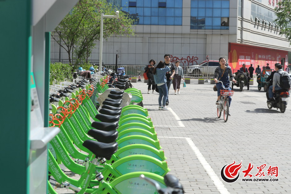 1��4��18�գ��ڝ�(j��)��Ȫ��·���������r(sh��)���T����С��܇�������p��Ů��(j��ng)�^����С�G܇����˴����վ�c(di��n)̎�s�o�ˆ������󱊾W(w��ng)ӛ�� ���L(zh��ng)�� �z