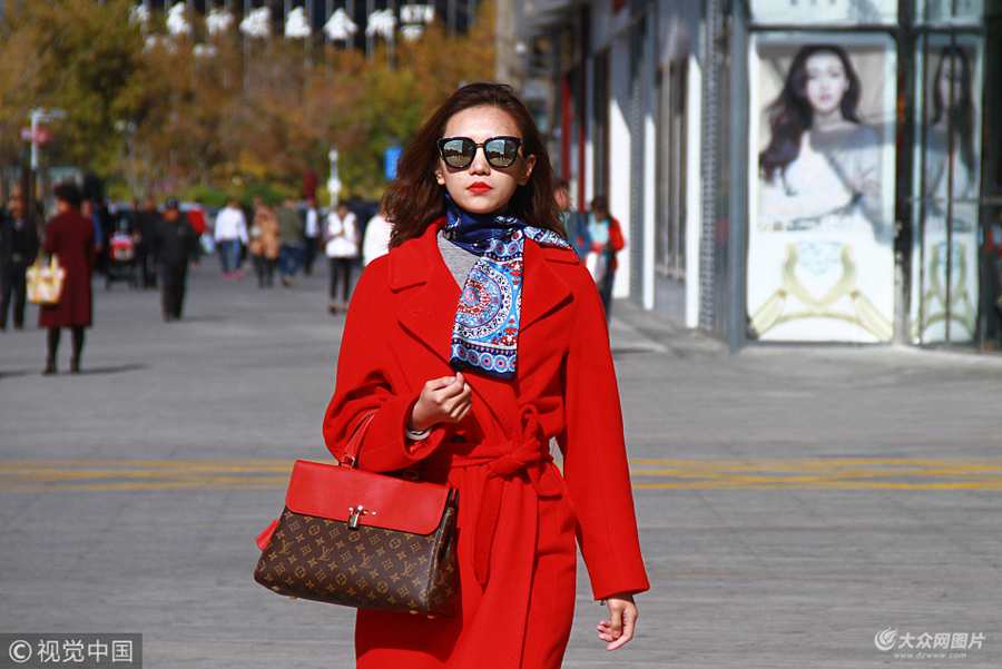 2017��11��11����ɽ�|�����������ϰ��壬����С�ϰ���ż��߀��(hu��)���cͶ�Y��(d��ng)��(d��ng)�ɖ|���@����ɽ�|����23�qŮ���������S����æµ���������n�����������r�����X���⡭��