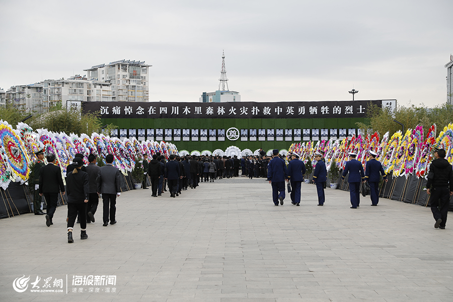 �Dһ 4��4���������л�яV���e��׷���xʽ����ʹ�������Ĵ�ľ��ɭ�ֻ�ē����Ӣ� �������ʿ.jpg