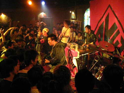 AK-47��(l��)�(du��)�������ٿ��y�����о���F(xi��n)��(ch��ng)��Ԓ