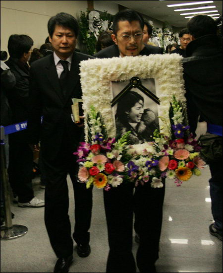 �D�ģ��������Y�e�и�׌׷����׃�ɜI��(1)