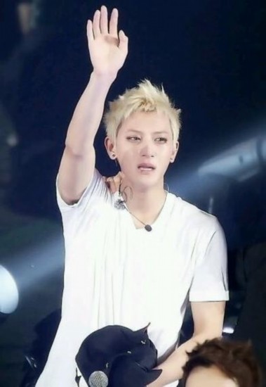 EXO����ձ��۽z���l��ˮ�� �ɆT�޵����[