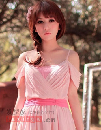 �ɐۚ��|�p�Ӱl�� �o��С���µ���Ů��