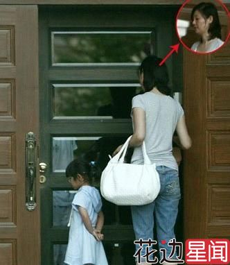 ���ǽ����ϥ�o�Ӄ�Ļ �췫2��Ů���������H��