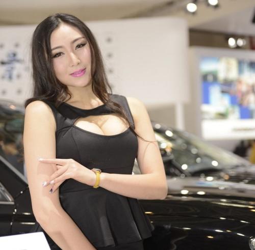 ����܇չ܇ģ��(zh��ng)�����G ������Ů�o̎���ڣ��M�D��