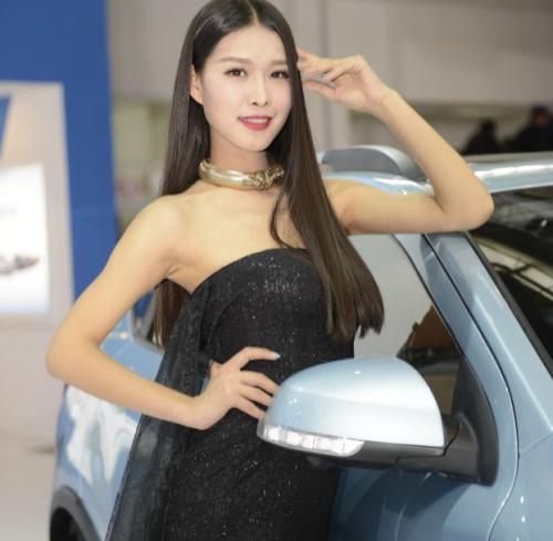 ����܇չ܇ģ��(zh��ng)�����G ������Ů�o̎���ڣ��M�D��