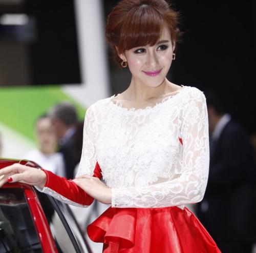 ����܇չ܇ģ��(zh��ng)�����G ������Ů�o̎���ڣ��M�D��