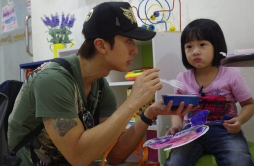 ���������������������G���� ����Ů���ɐ۲�ݔ��Ԋ�g